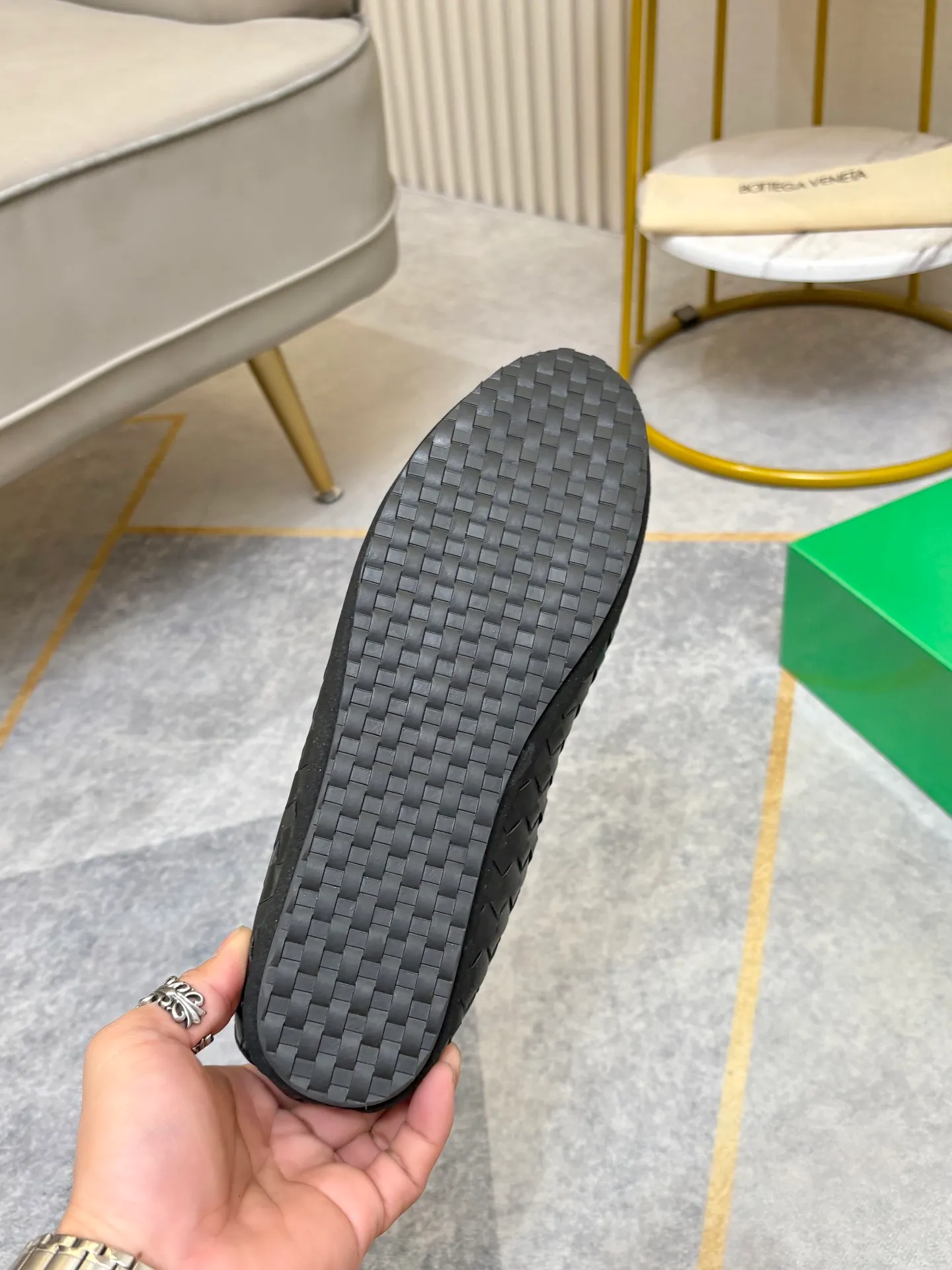 P420. BV men's casual shoes, handsome and versatile low-top shoes, woven cowhide upper, pigskin lining for the feet, 🌺🌺perfect shoe last, 🌲🌲 fashionable and handsome, comfortable on the feet, 🚗🚗wear-resistant and non-slip rubber outsole. Code number: 38-44. 45 is custom-made and cannot be returned or exchanged